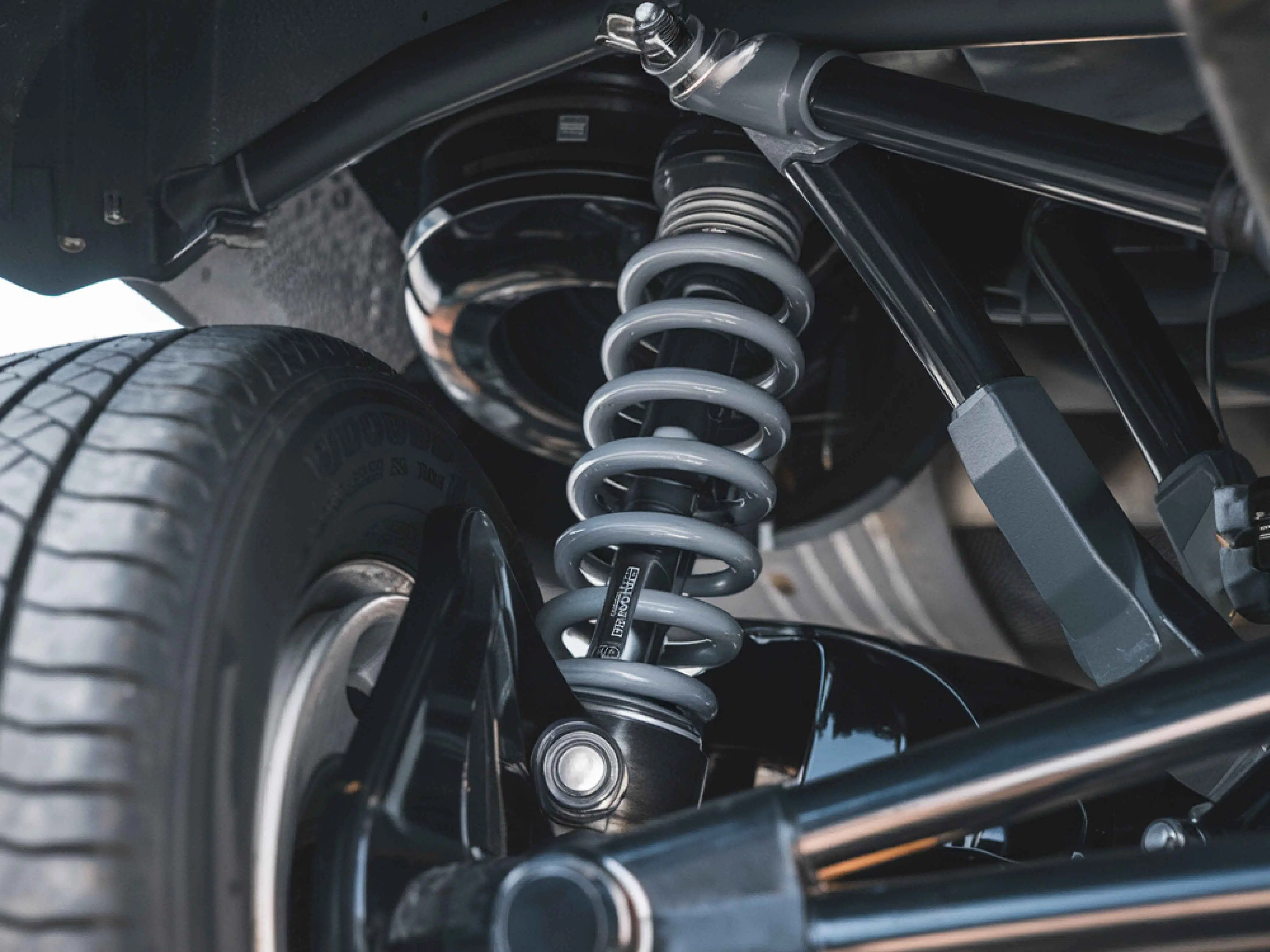 cara memasang shockbreaker mobil